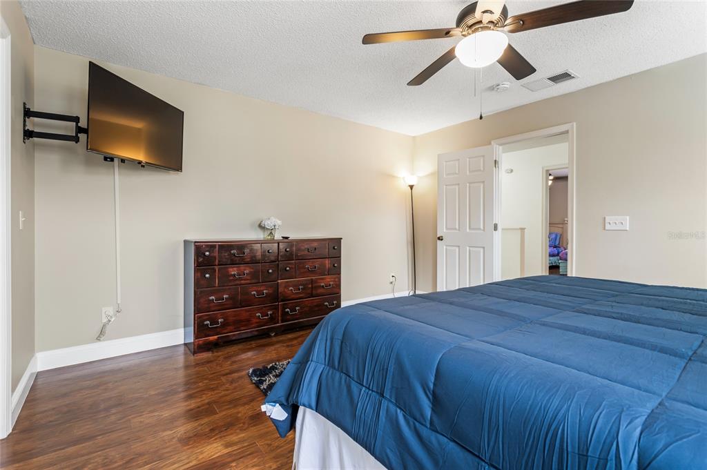 Slide show image of the Orlando Florida Home for Sale 22