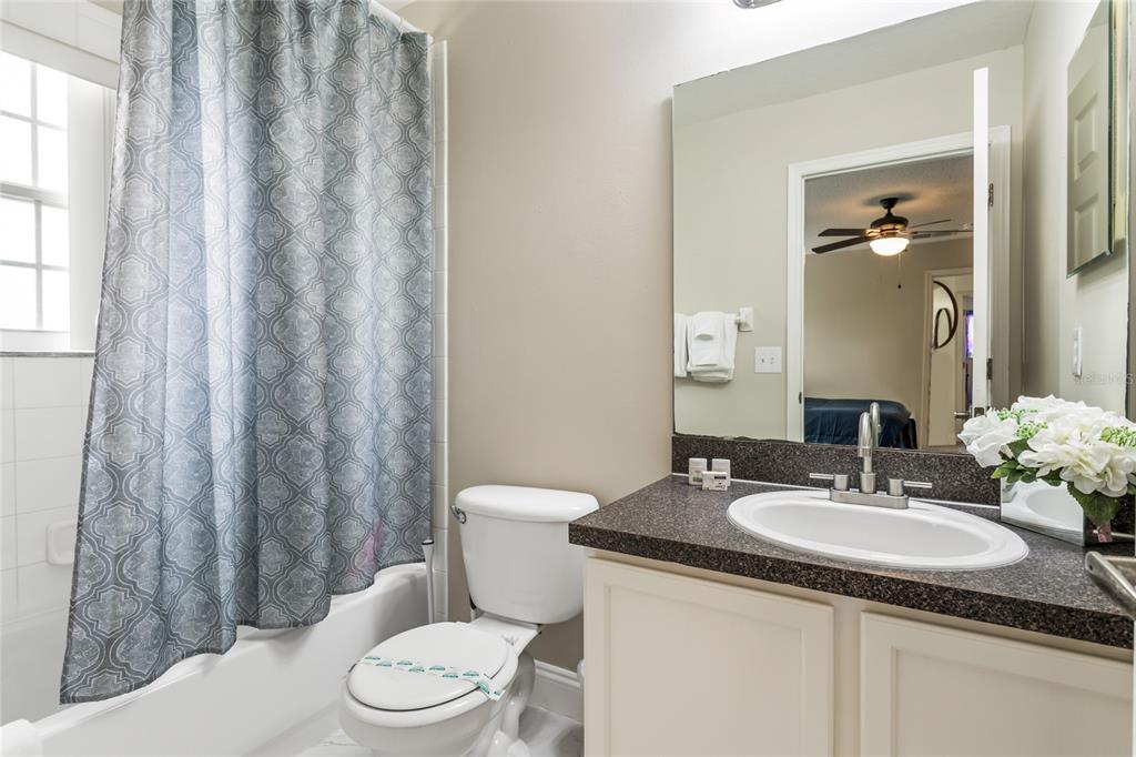 Slide show image of the Orlando Florida Home for Sale 31