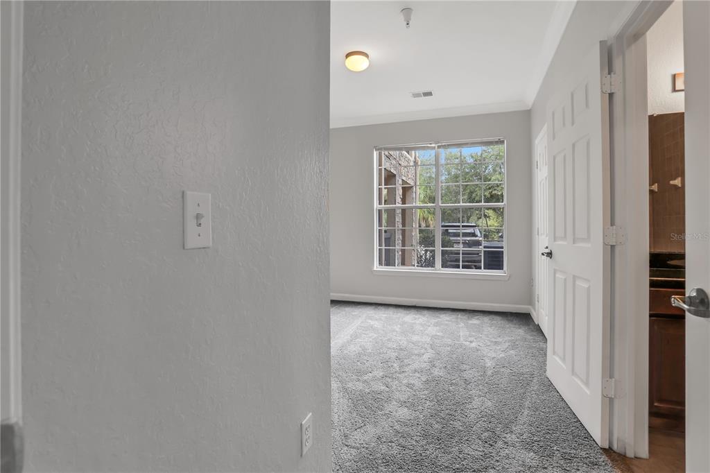 Slide show image of the Orlando Florida Home for Sale 21