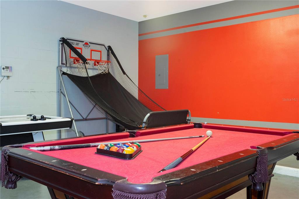 Slide show image of the Orlando Florida Home for Sale 26