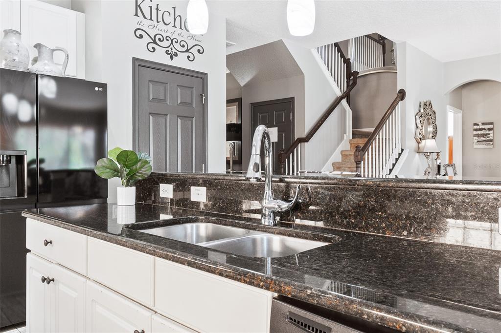 Slide show image of the Orlando Florida Home for Sale 19