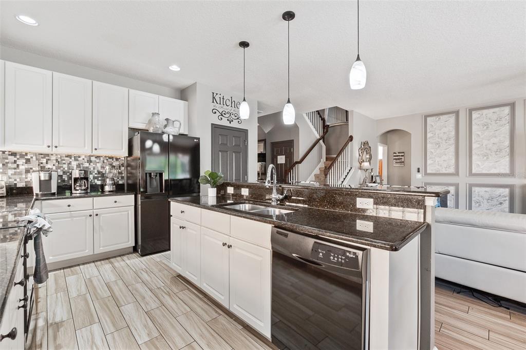 Slide show image of the Orlando Florida Home for Sale 20