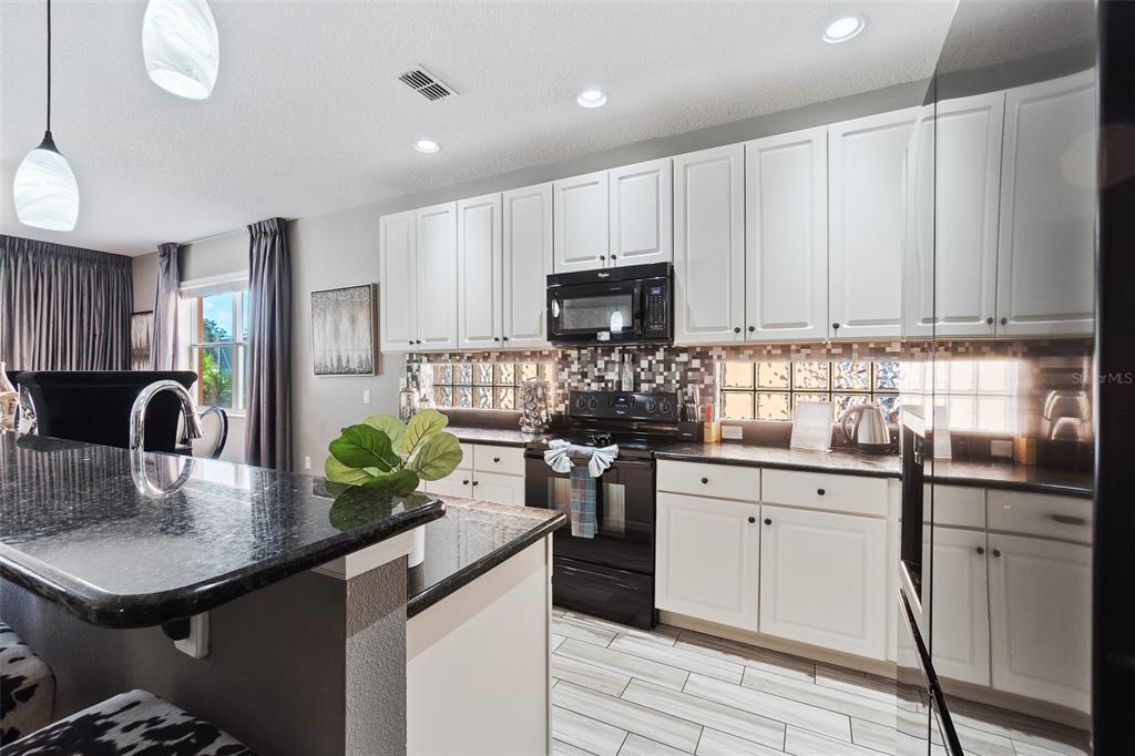 Slide show image of the Orlando Florida Home for Sale 22