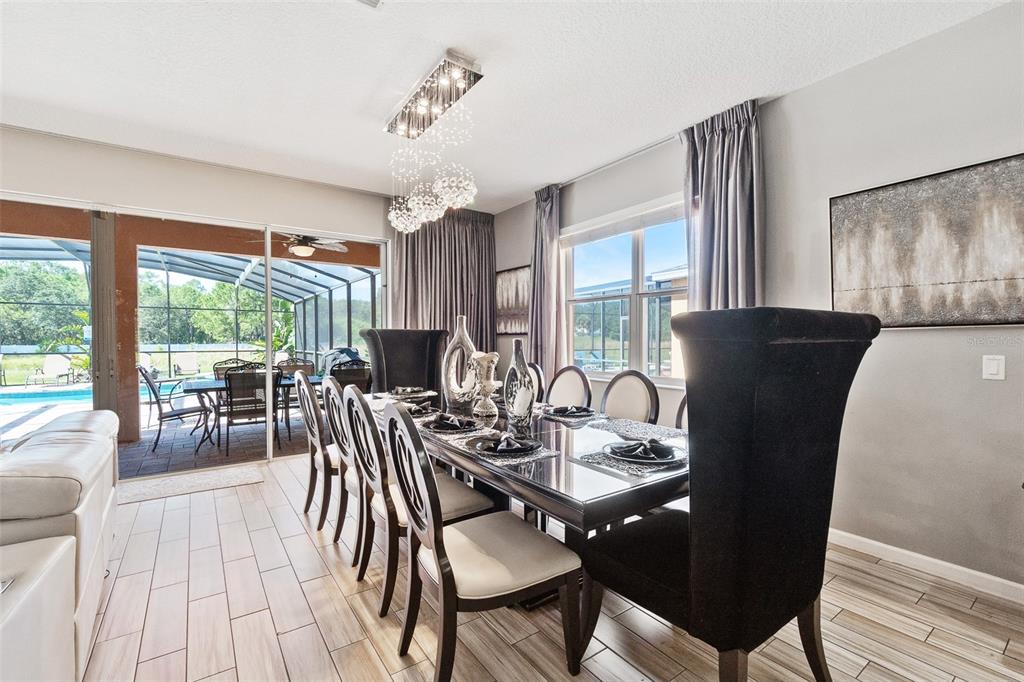 Slide show image of the Orlando Florida Home for Sale 23