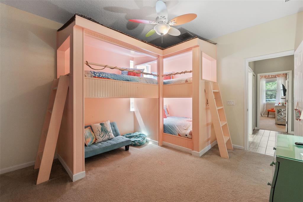 Slide show image of the Orlando Florida Home for Sale 30