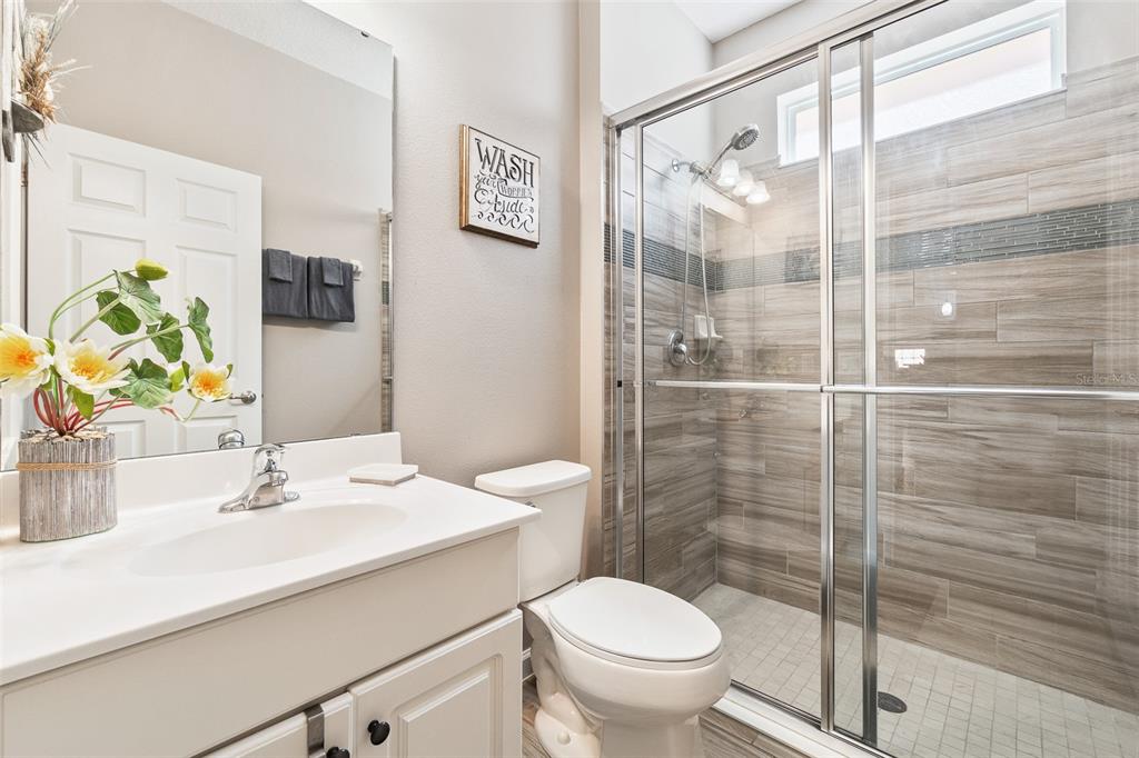 Slide show image of the Orlando Florida Home for Sale 36