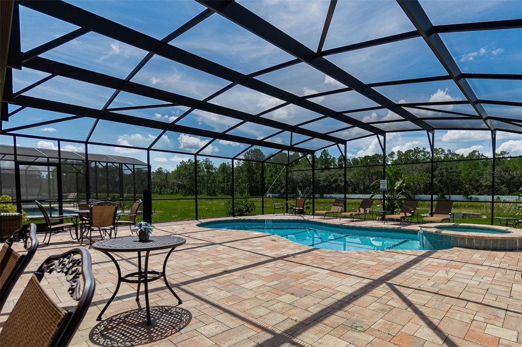 Slide show image of the Orlando Florida Home for Sale 49
