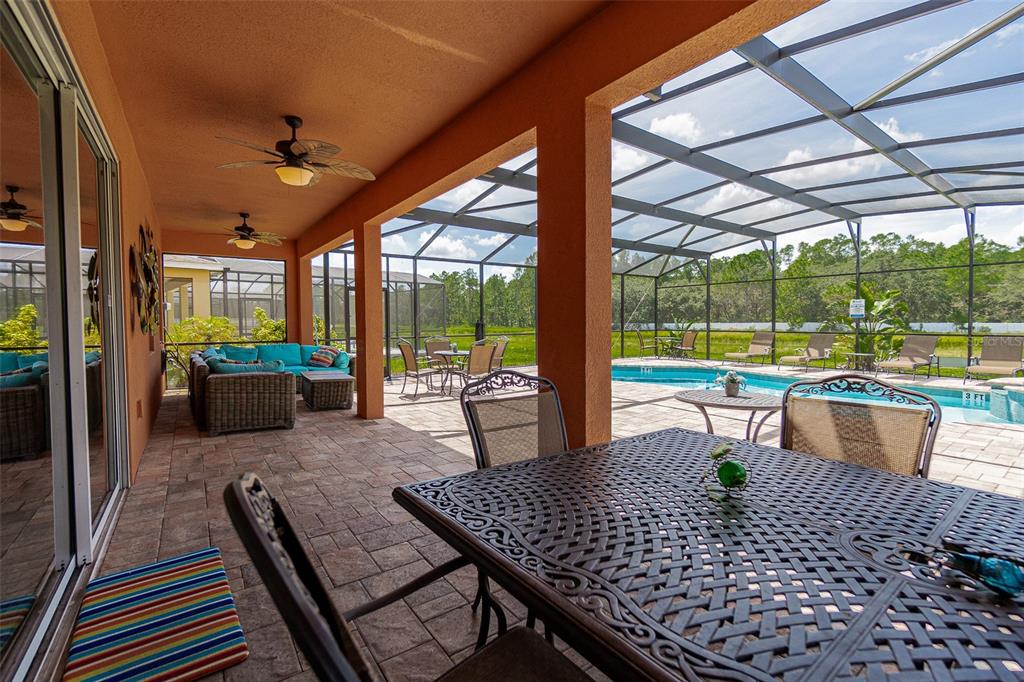 Slide show image of the Orlando Florida Home for Sale 51
