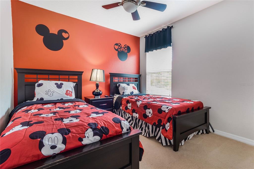 Slide show image of the Orlando Florida Home for Sale 21