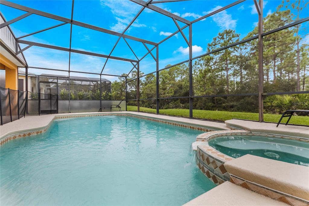 Slide show image of the Orlando Florida Home for Sale 31