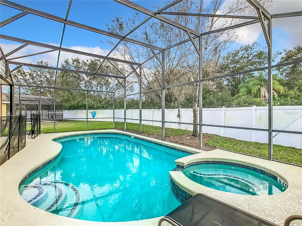 Slide show image of the Orlando Florida Home for Sale 38