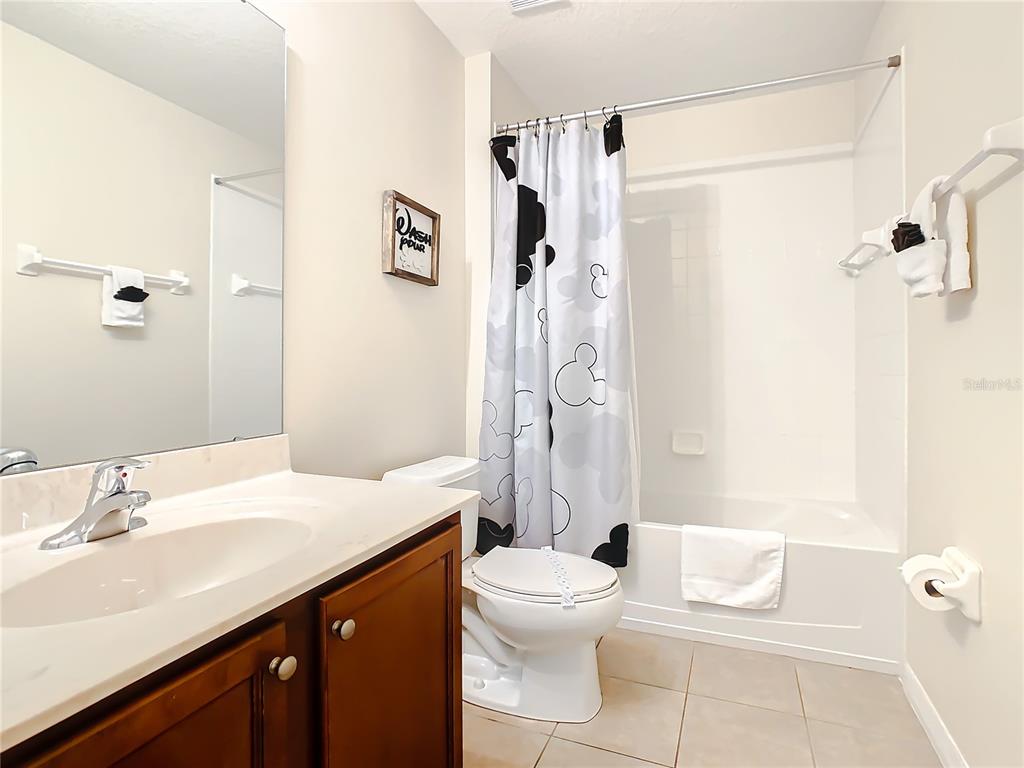 Slide show image of the Orlando Florida Home for Sale 75