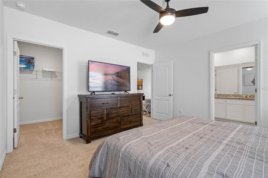 Slide show image of the Orlando Florida Home for Sale 20