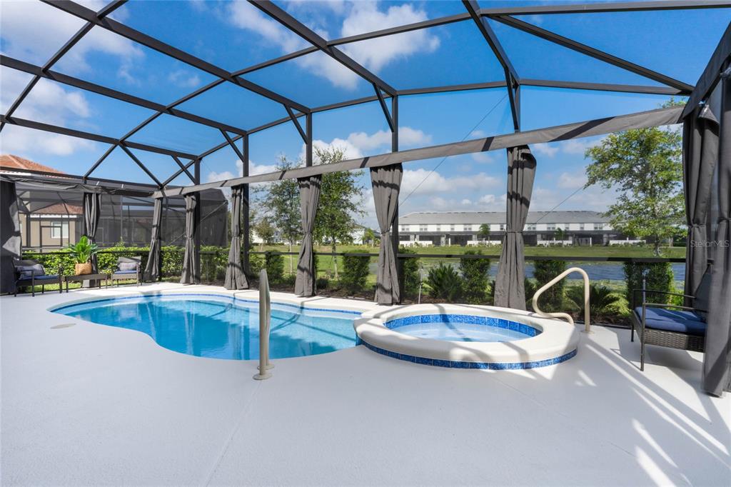 Slide show image of the Orlando Florida Home for Sale 36