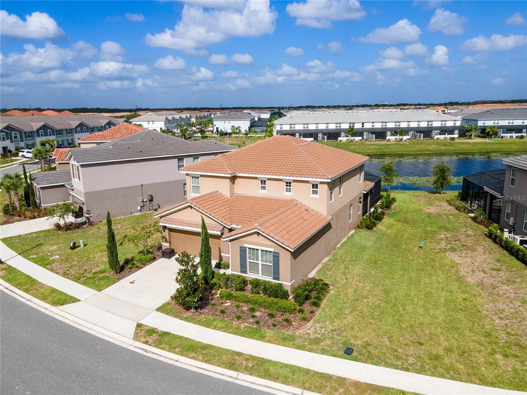 Slide show image of the Orlando Florida Home for Sale 41