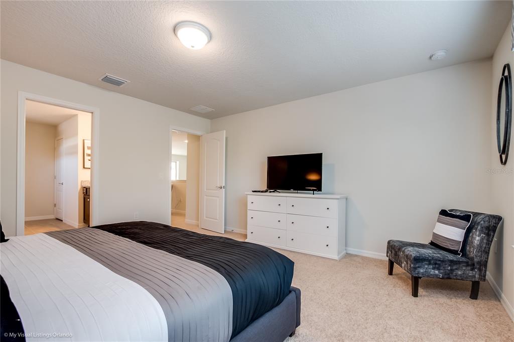 Slide show image of the Orlando Florida Home for Sale 24