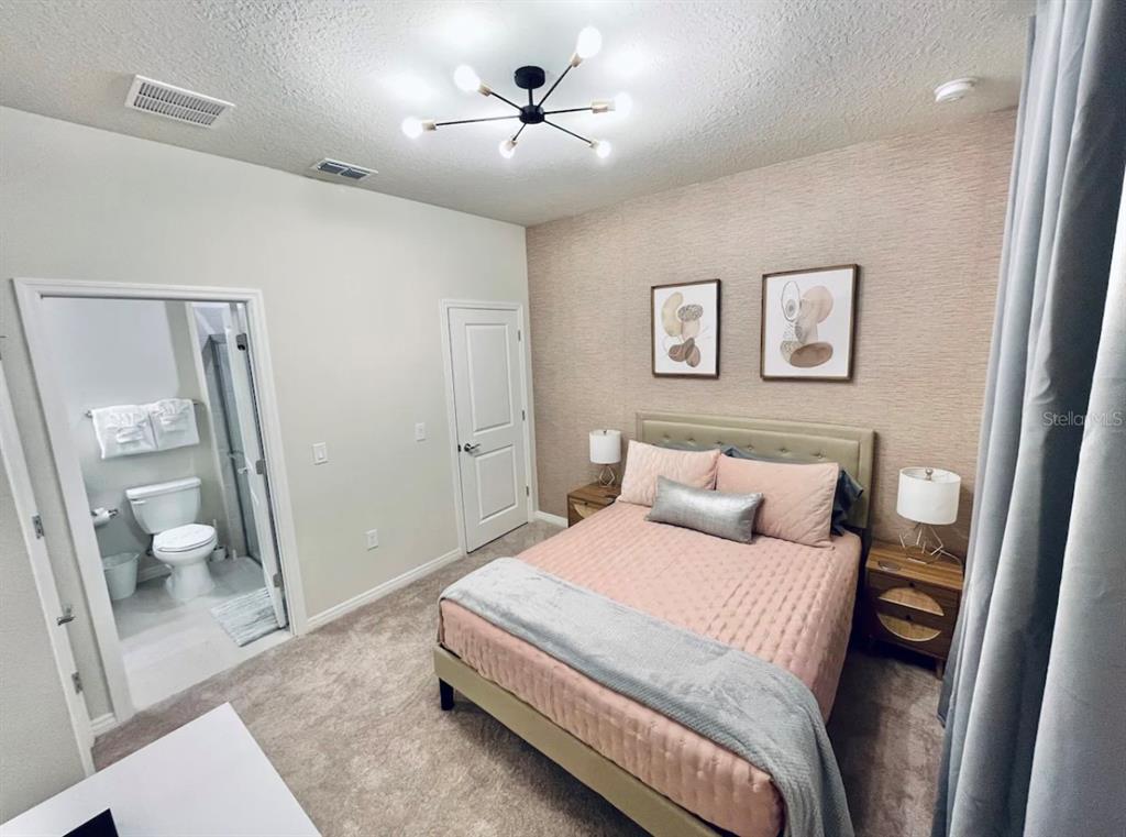 Slide show image of the Orlando Florida Home for Sale 15