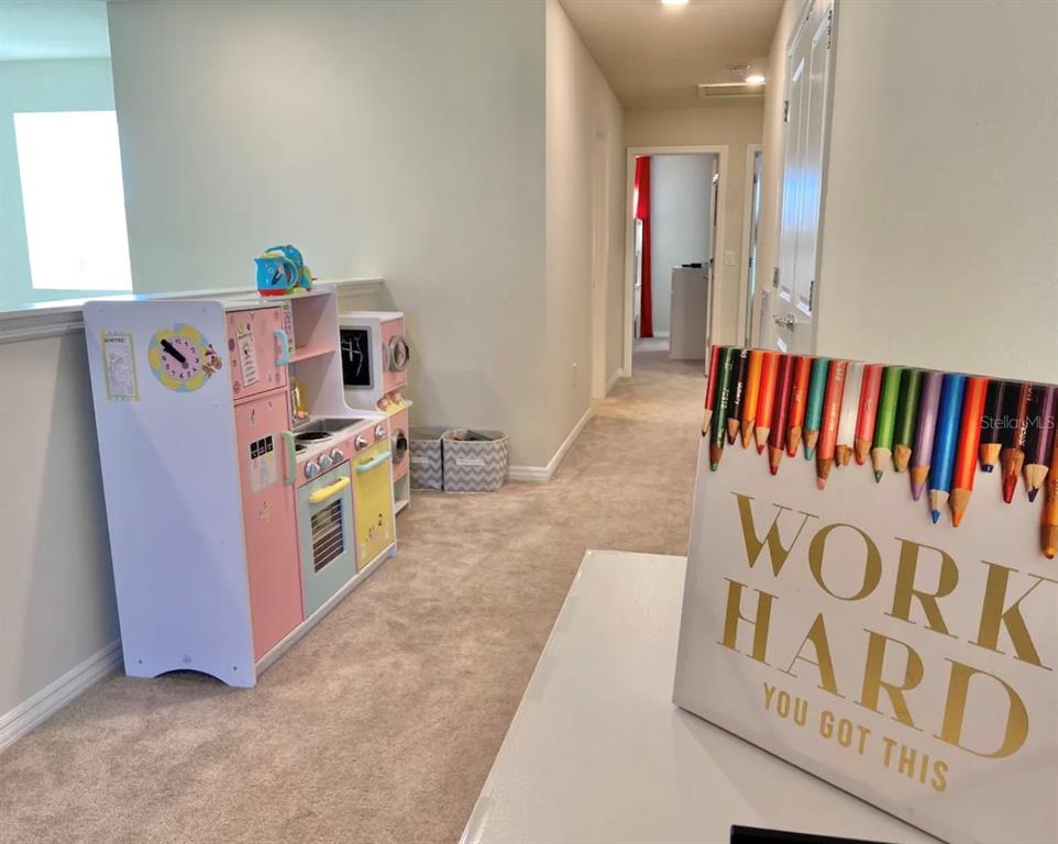 Slide show image of the Orlando Florida Home for Sale 18