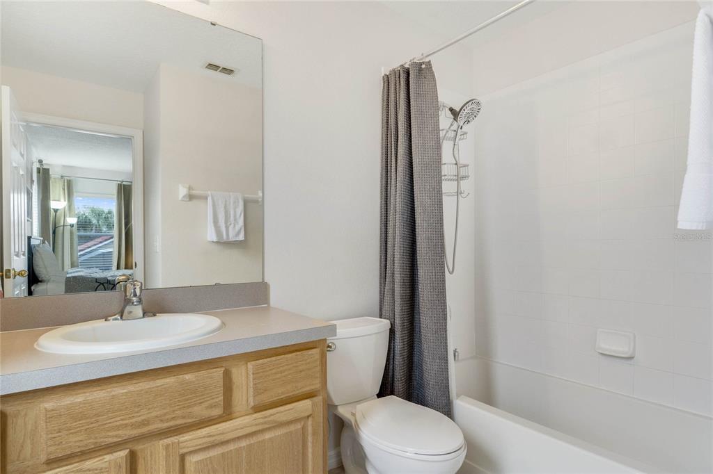 Slide show image of the Orlando Florida Home for Sale 32