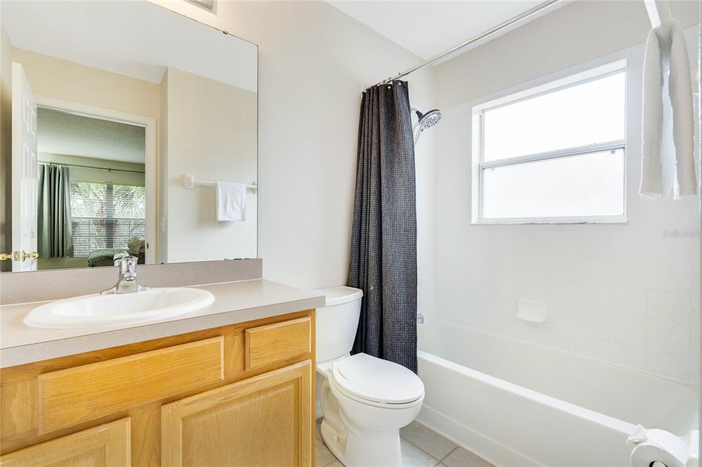 Slide show image of the Orlando Florida Home for Sale 35