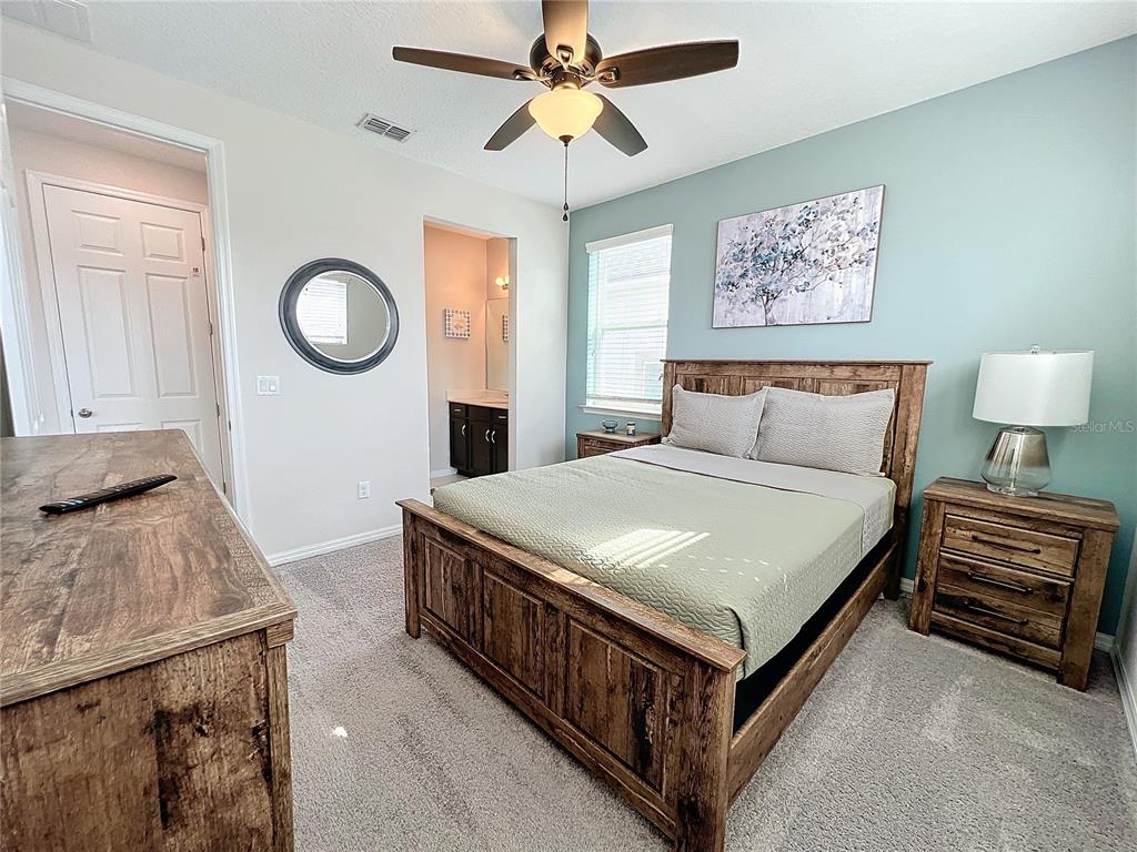 Slide show image of the Orlando Florida Home for Sale 19