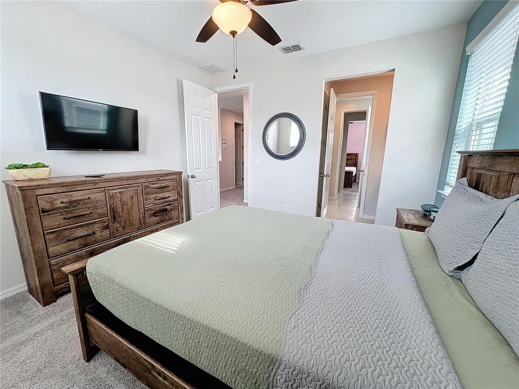 Slide show image of the Orlando Florida Home for Sale 20