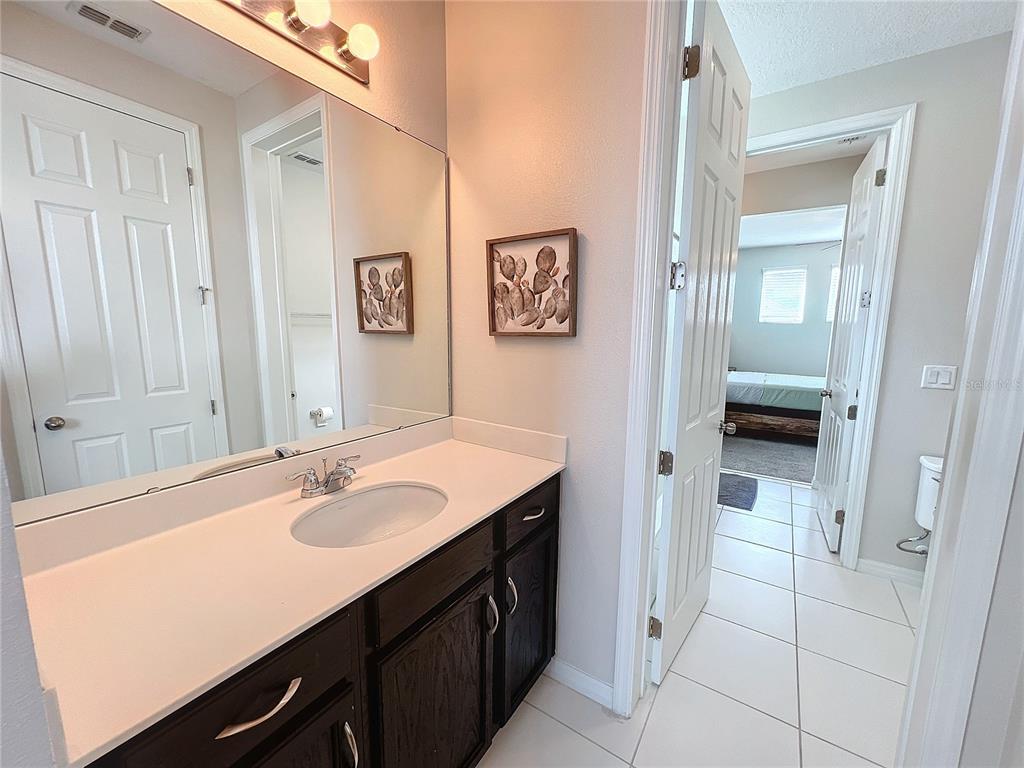 Slide show image of the Orlando Florida Home for Sale 23