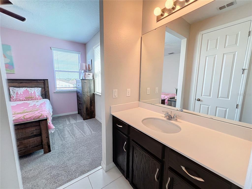 Slide show image of the Orlando Florida Home for Sale 24