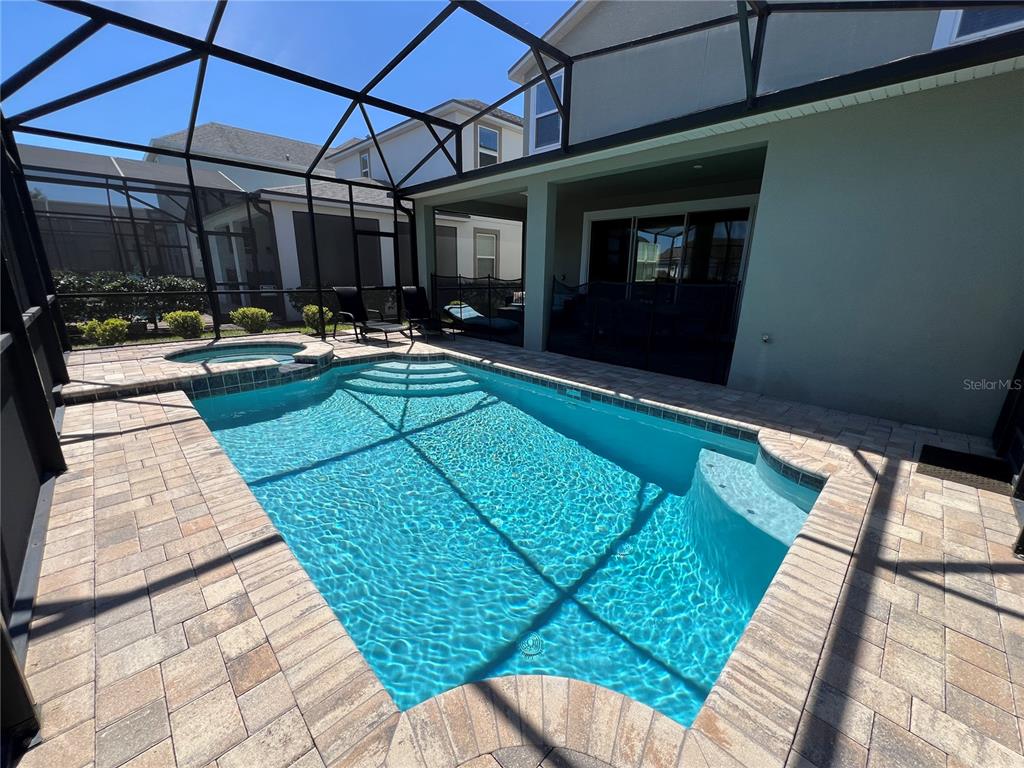 Slide show image of the Orlando Florida Home for Sale 32