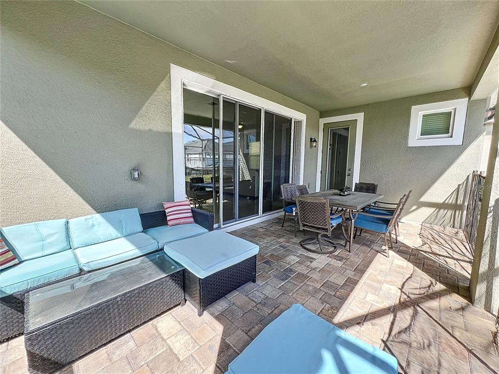 Slide show image of the Orlando Florida Home for Sale 34