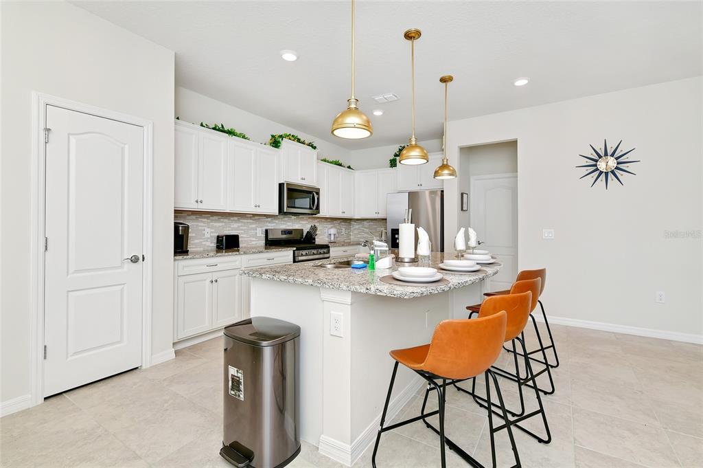 Slide show image of the Orlando Florida Home for Sale 16