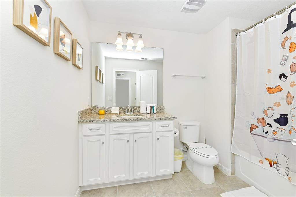 Slide show image of the Orlando Florida Home for Sale 33