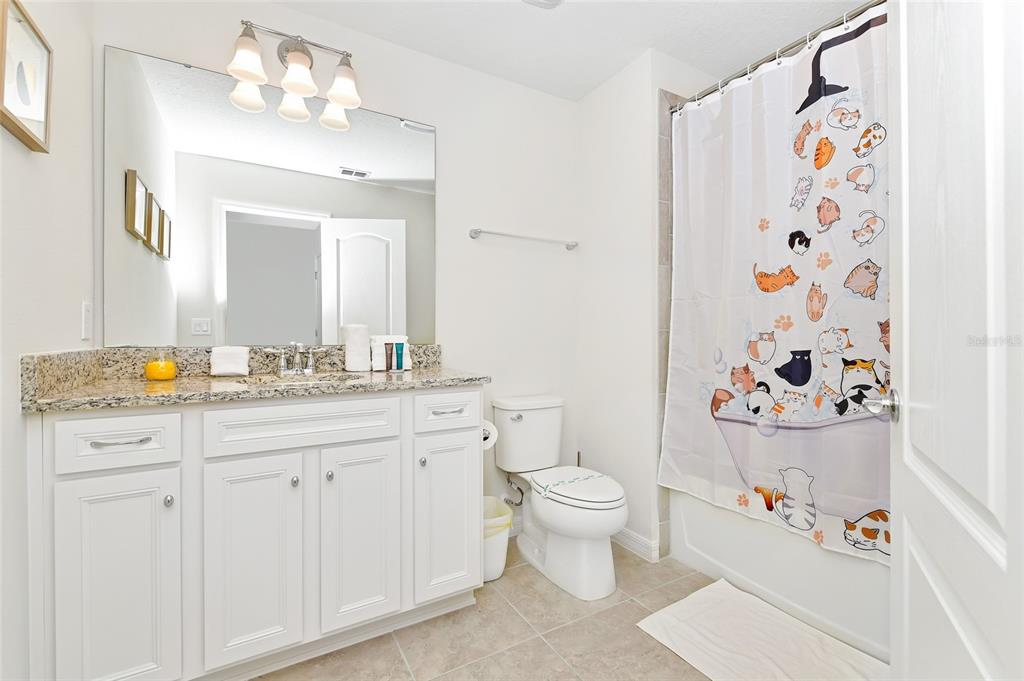 Slide show image of the Orlando Florida Home for Sale 34