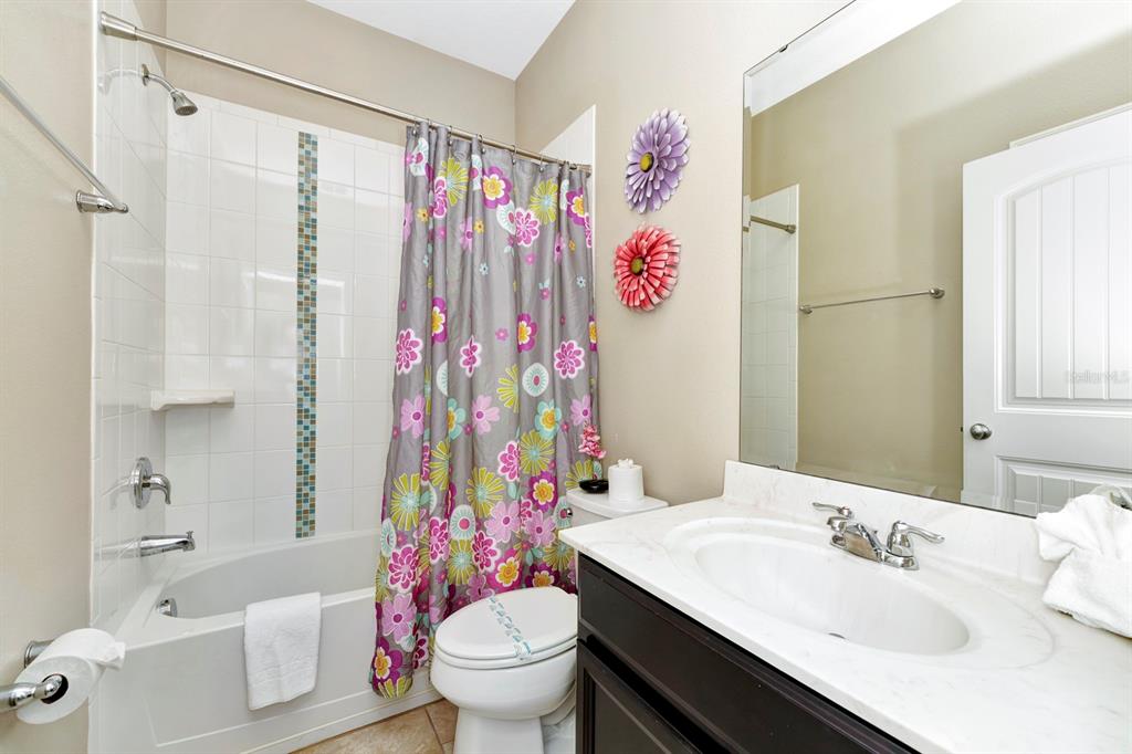 Slide show image of the Orlando Florida Home for Sale 35