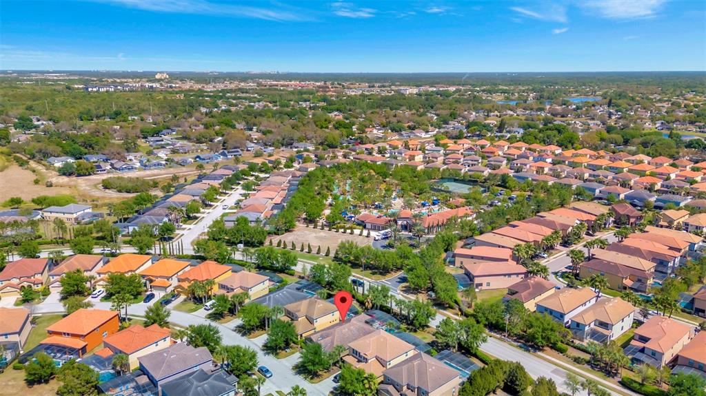 Slide show image of the Orlando Florida Home for Sale 41