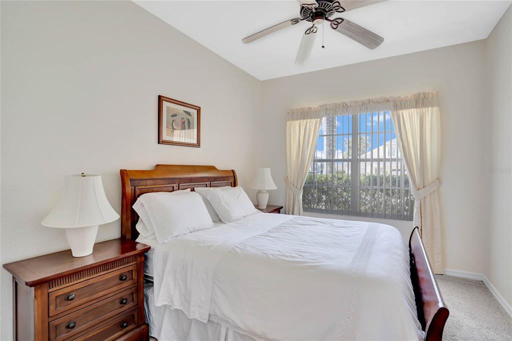 Slide show image of the Orlando Florida Home for Sale 23