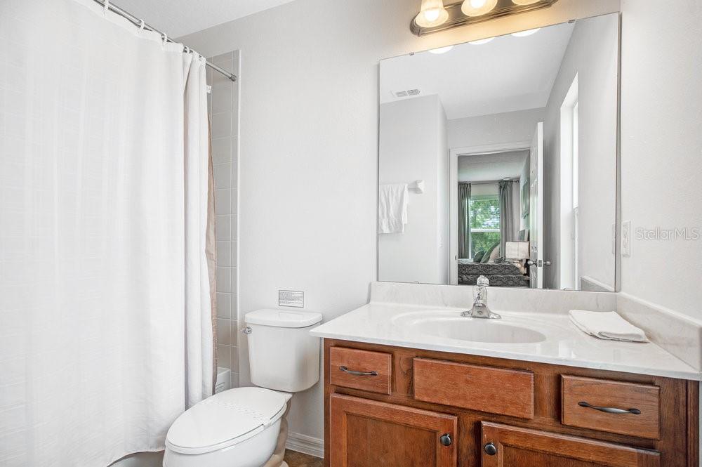 Slide show image of the Orlando Florida Home for Sale 21