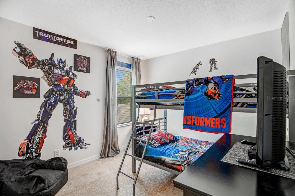 Slide show image of the Orlando Florida Home for Sale 23