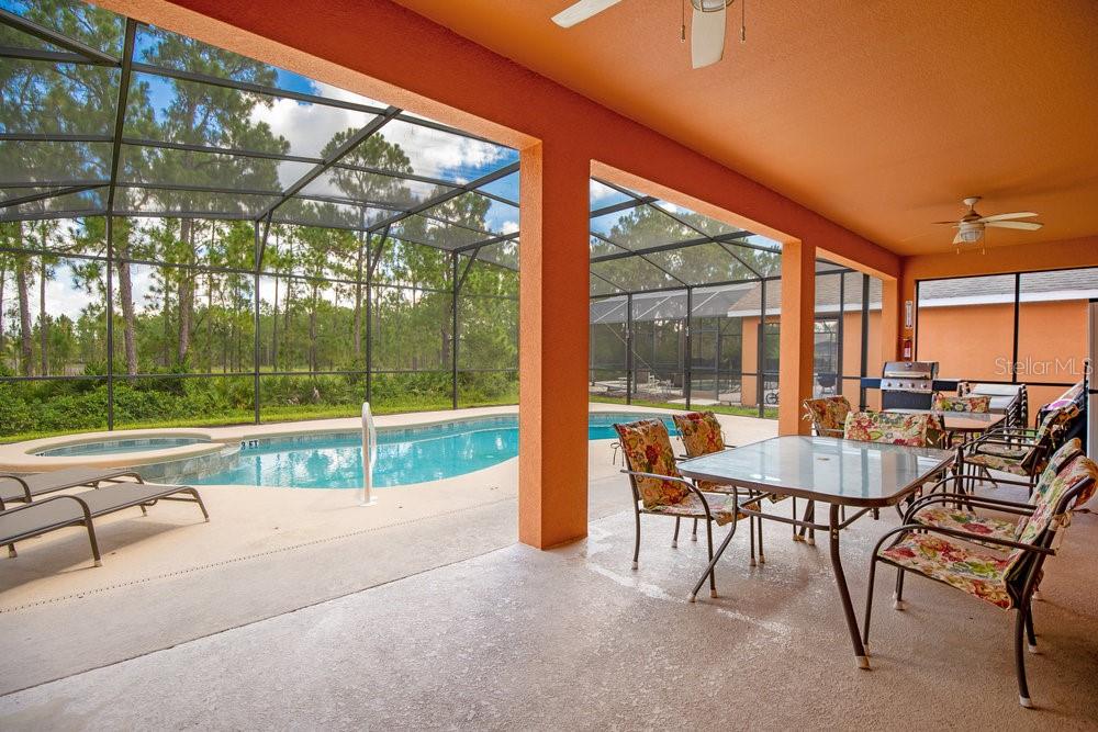 Slide show image of the Orlando Florida Home for Sale 32