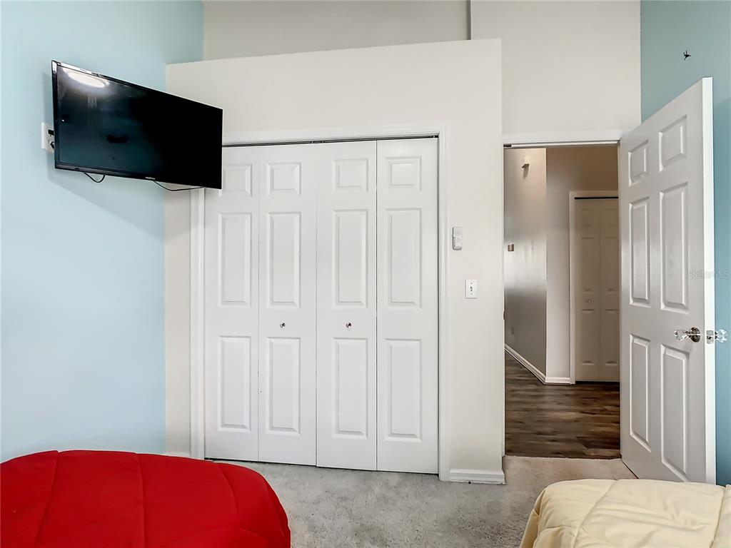 Slide show image of the Orlando Florida Home for Sale 49