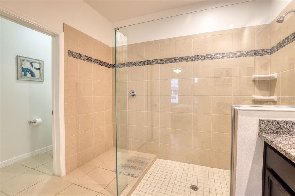 Slide show image of the Orlando Florida Home for Sale 09