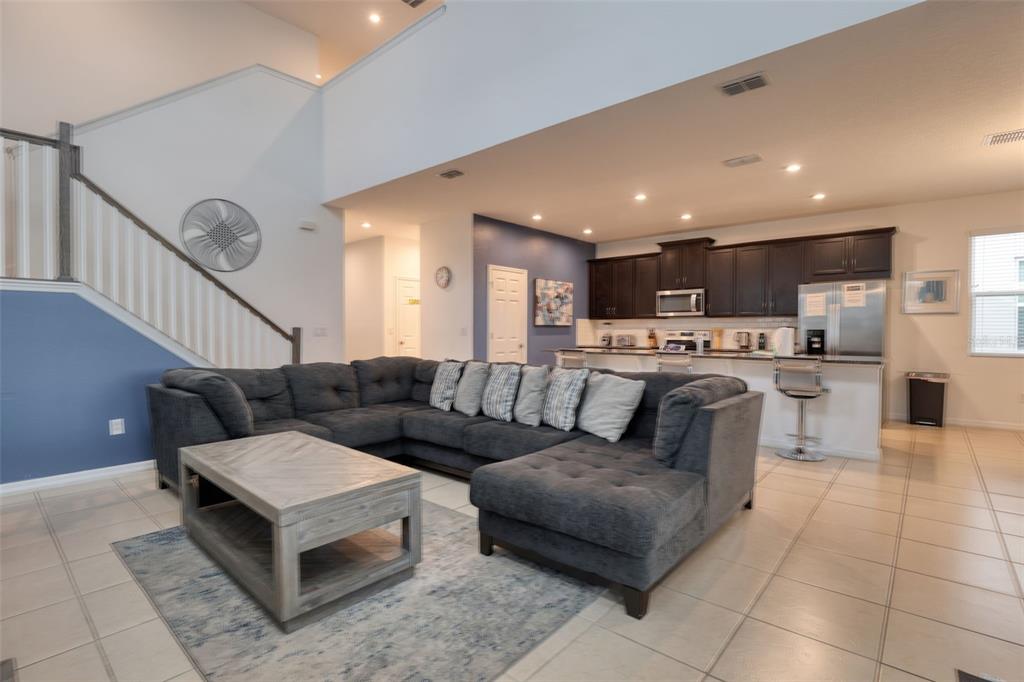 Slide show image of the Orlando Florida Home for Sale 17