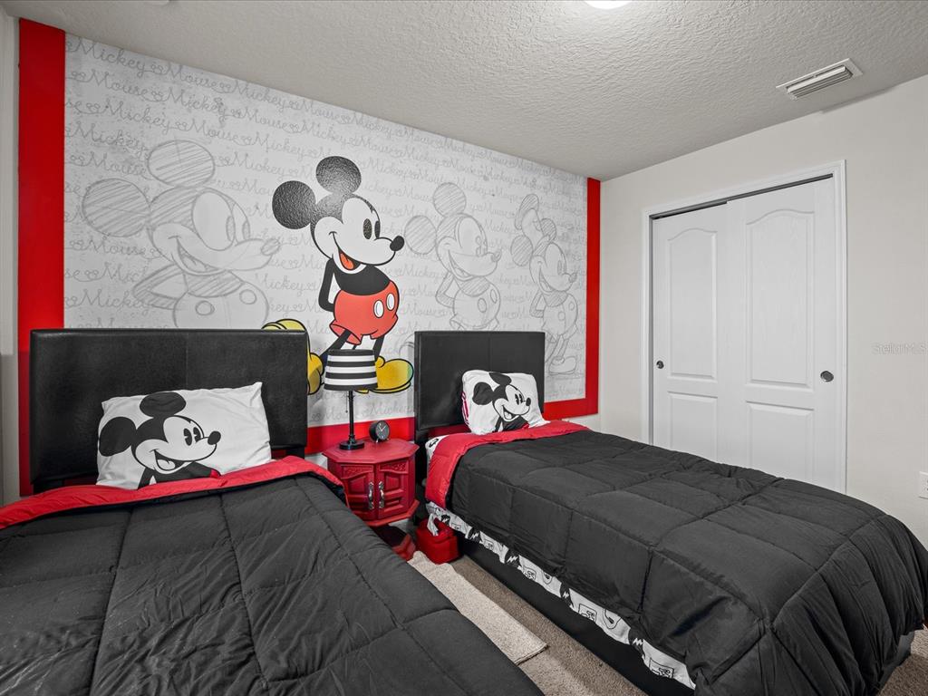 Slide show image of the Orlando Florida Home for Sale 21