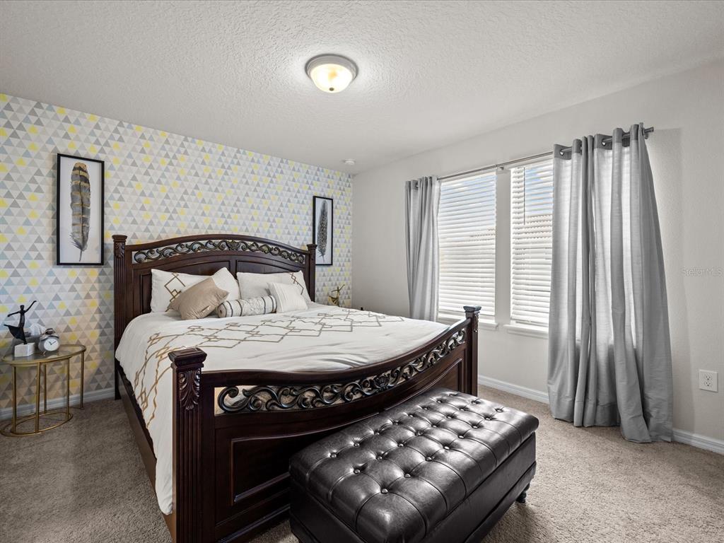 Slide show image of the Orlando Florida Home for Sale 22