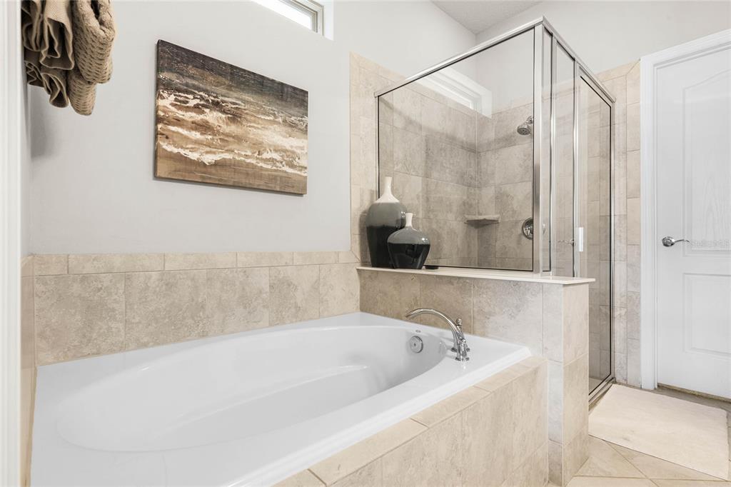 Slide show image of the Orlando Florida Home for Sale 23