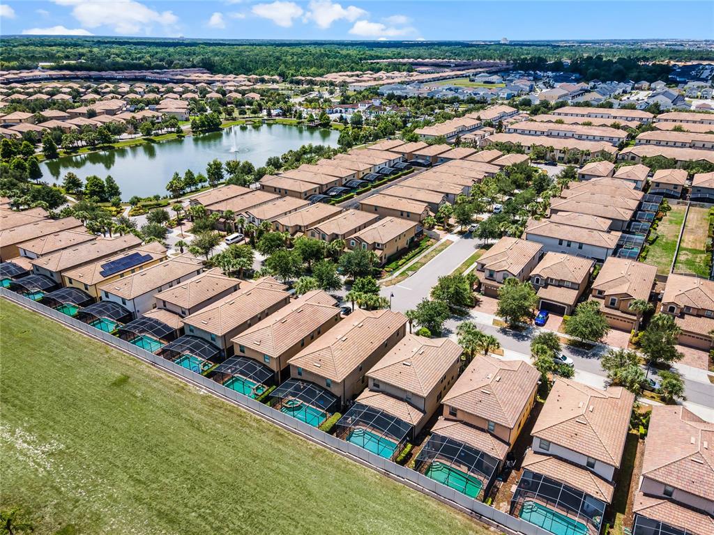 Slide show image of the Orlando Florida Home for Sale 38