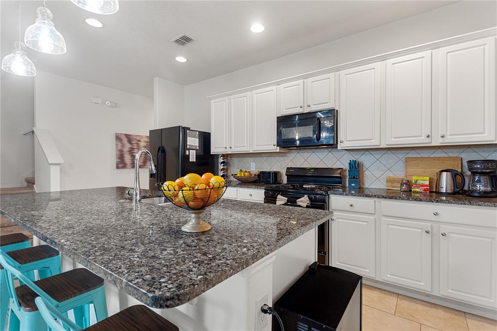 Slide show image of the Orlando Florida Home for Sale 12