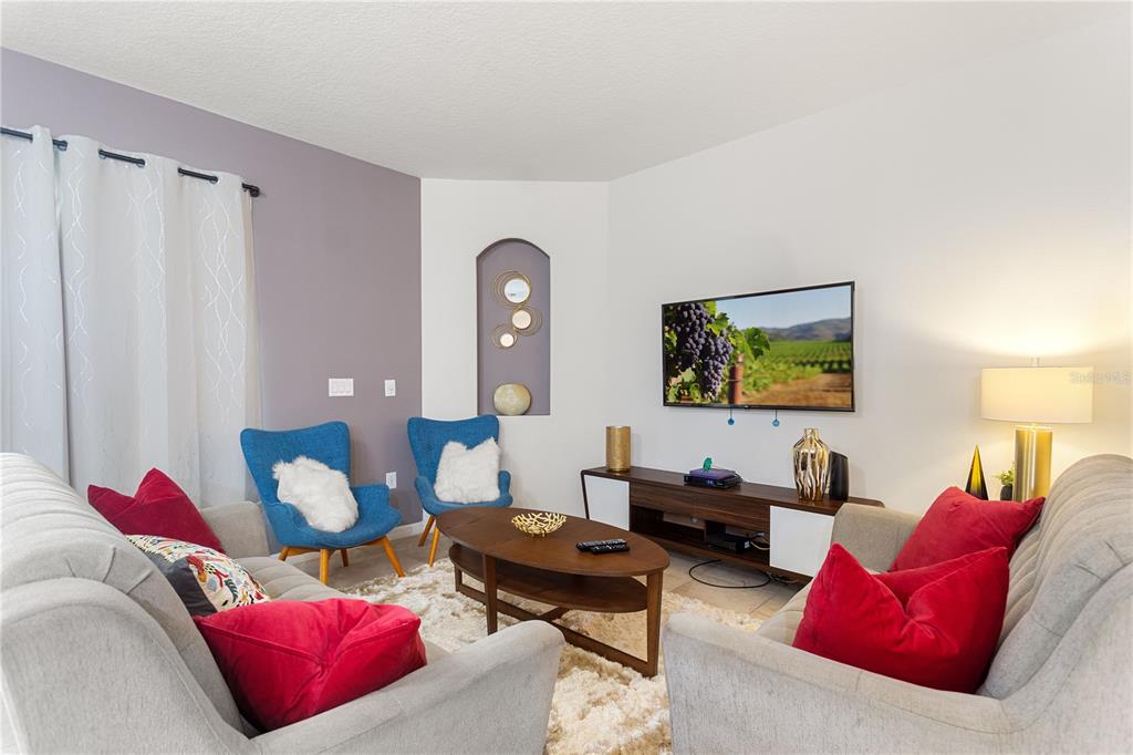 Slide show image of the Orlando Florida Home for Sale 18