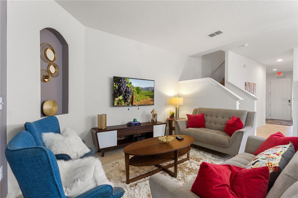 Slide show image of the Orlando Florida Home for Sale 19