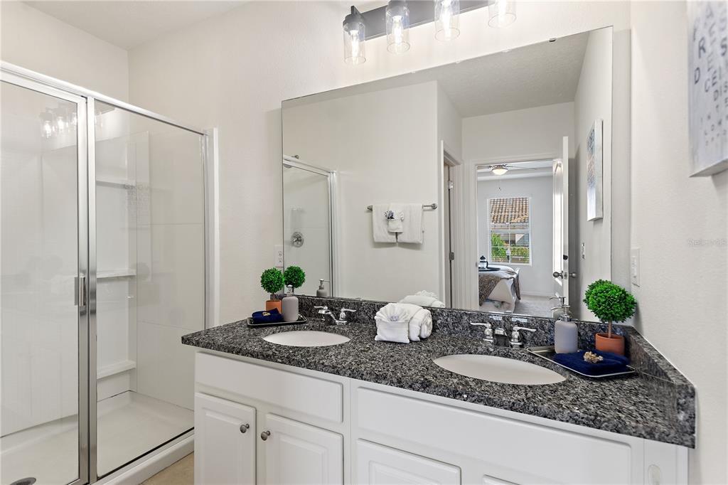 Slide show image of the Orlando Florida Home for Sale 32